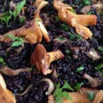 אורז שחור עם פטריות